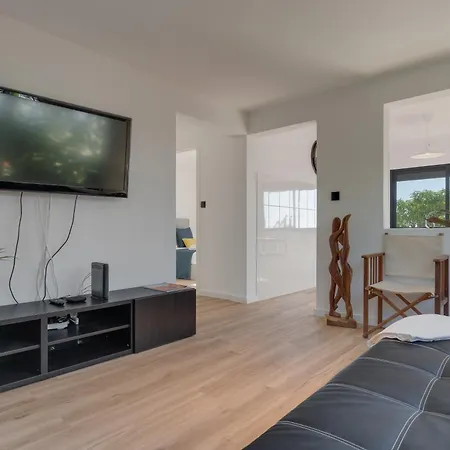 Sky & Ocean 1st Floor Apartment Calheta (Madeira)